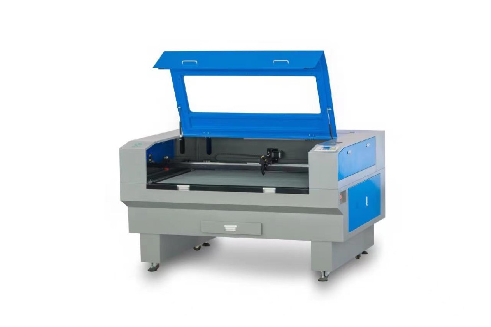 Nozzle laser cutting